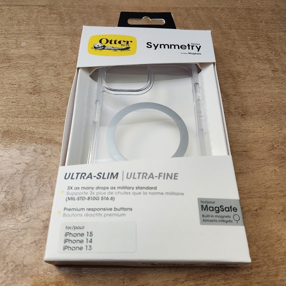 OtterBox Symmetry Series Case for MagSafe for Apple iPhone 15 / 14 / 13 - Clear